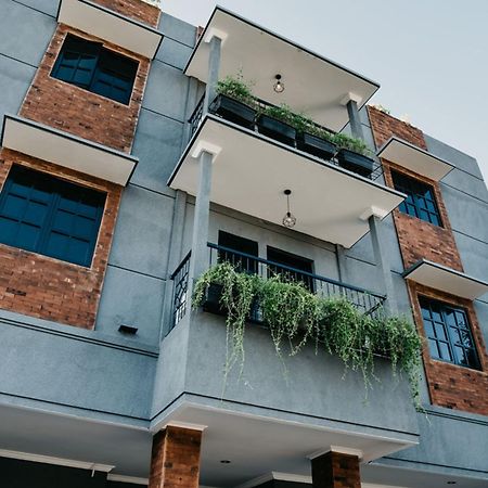 Tuju Abuserin Syariah Jakarta Exteriör bild